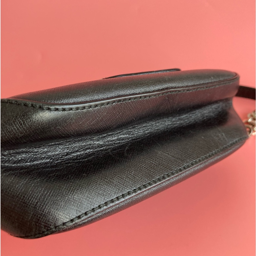 🚫SOLD🚫 FERRAGAMO
Leather Chain Link Crossbody Bag - Picture 9 of 12
